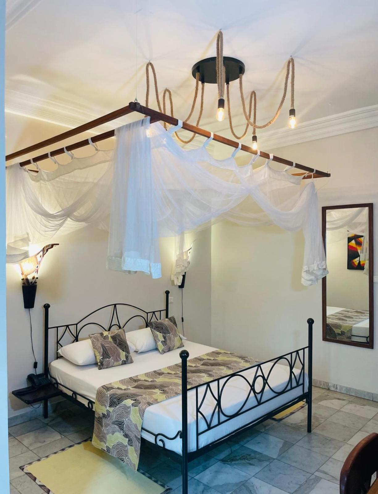 Le Lodge Des Almadies Dakar Eksteriør billede